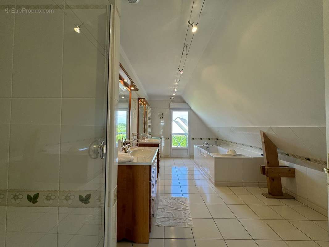 Maison à GAUVILLE-LA-CAMPAGNE