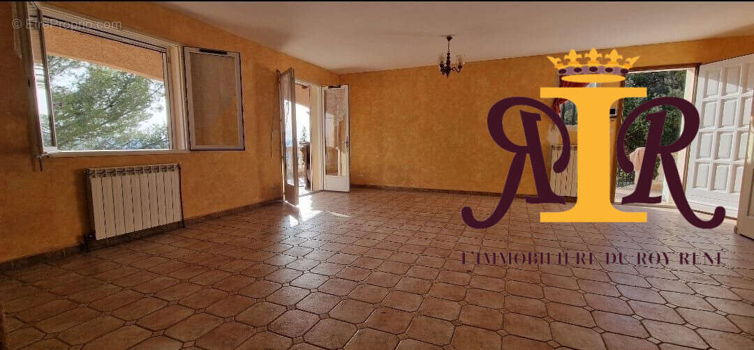 Maison à PUYLOUBIER