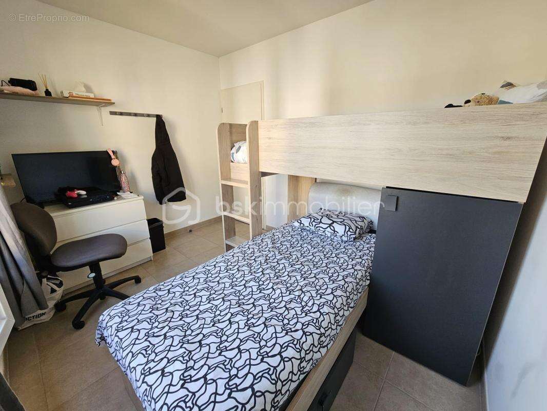 Appartement à LE MUY