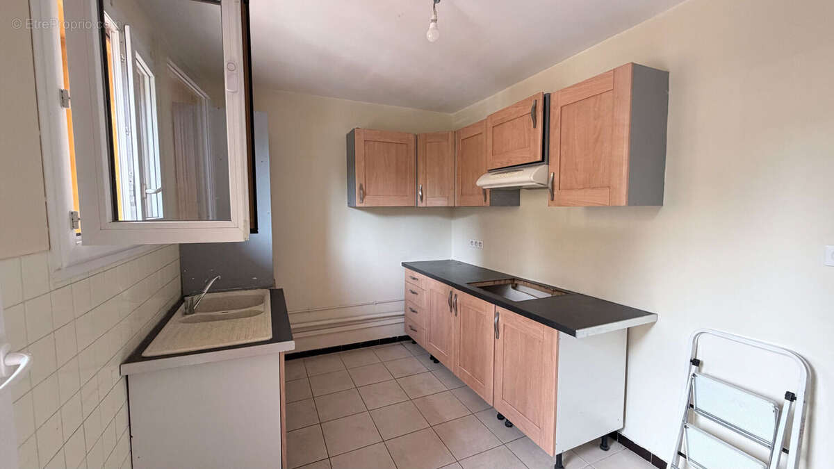 Appartement 3 pièces à vendre au centre-ville de Gardanne - photo 4