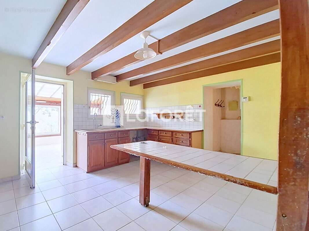 Maison à SAINT-MARTIN-LACAUSSADE
