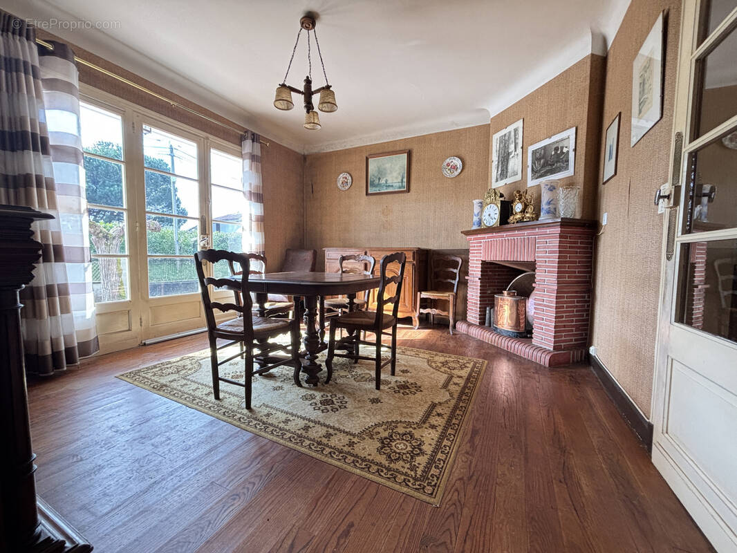 Maison à VILLENEUVE-DE-MARSAN