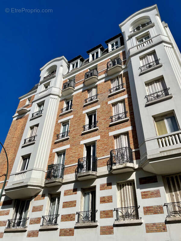 Appartement à LA GARENNE-COLOMBES