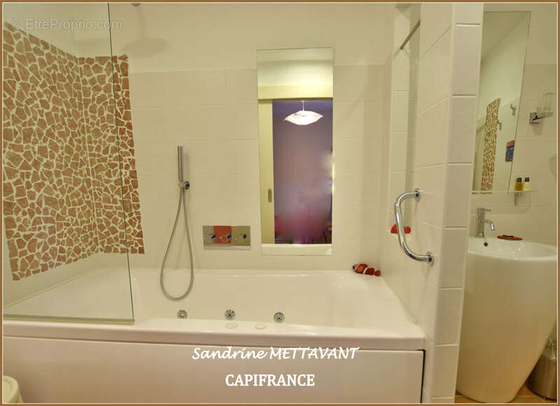 Maison à SAINT-THIBERY