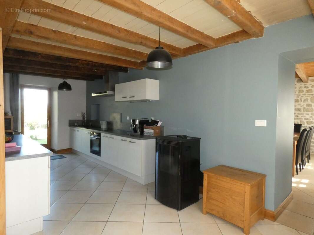 Maison à ISSOUDUN-LETRIEIX