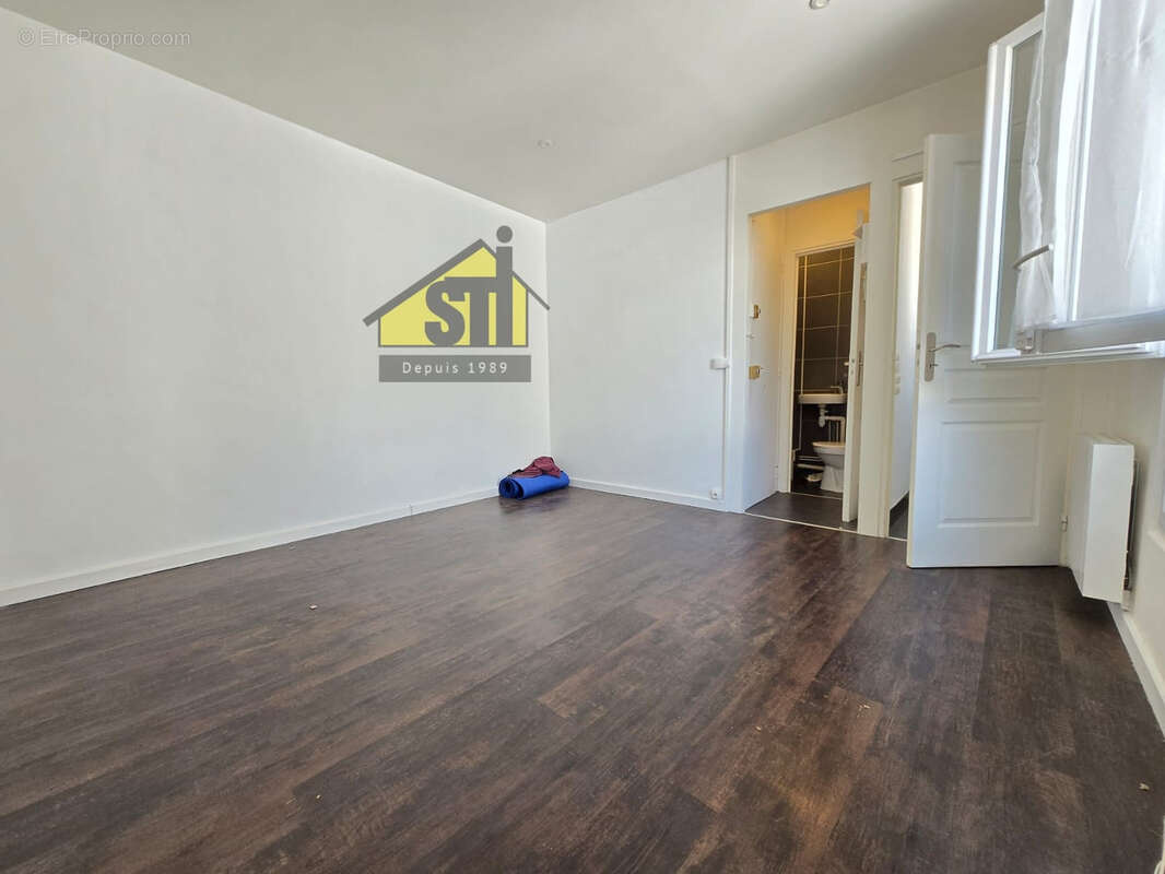 Appartement à PARIS-14E