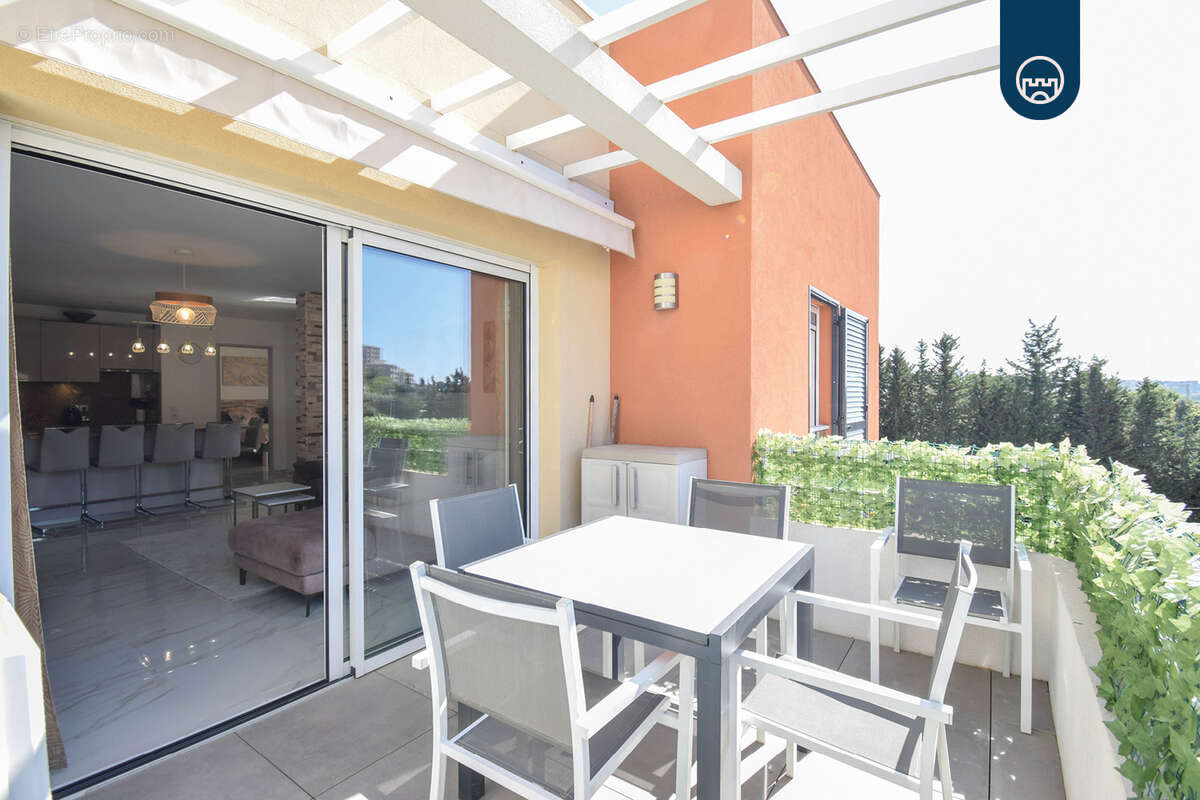 Appartement à SAINT-LAURENT-DU-VAR