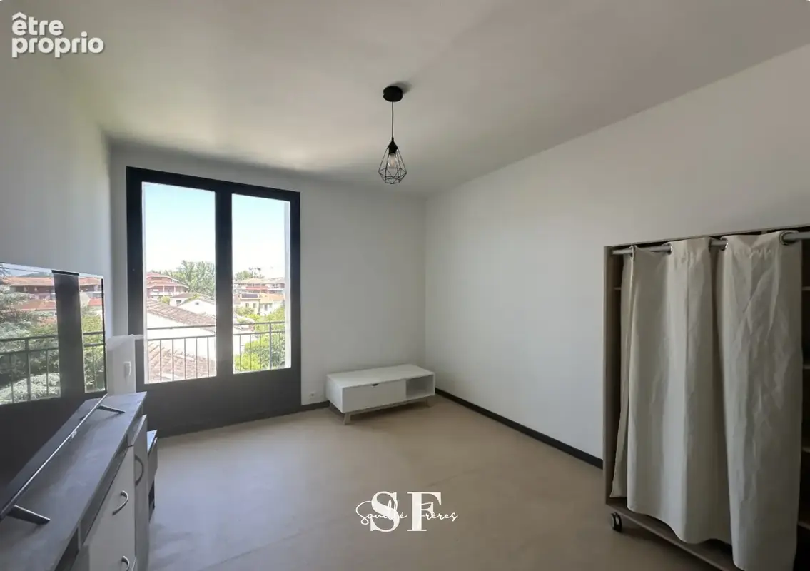 Agen centre-ville - studio avec balcon et parking - photo 2