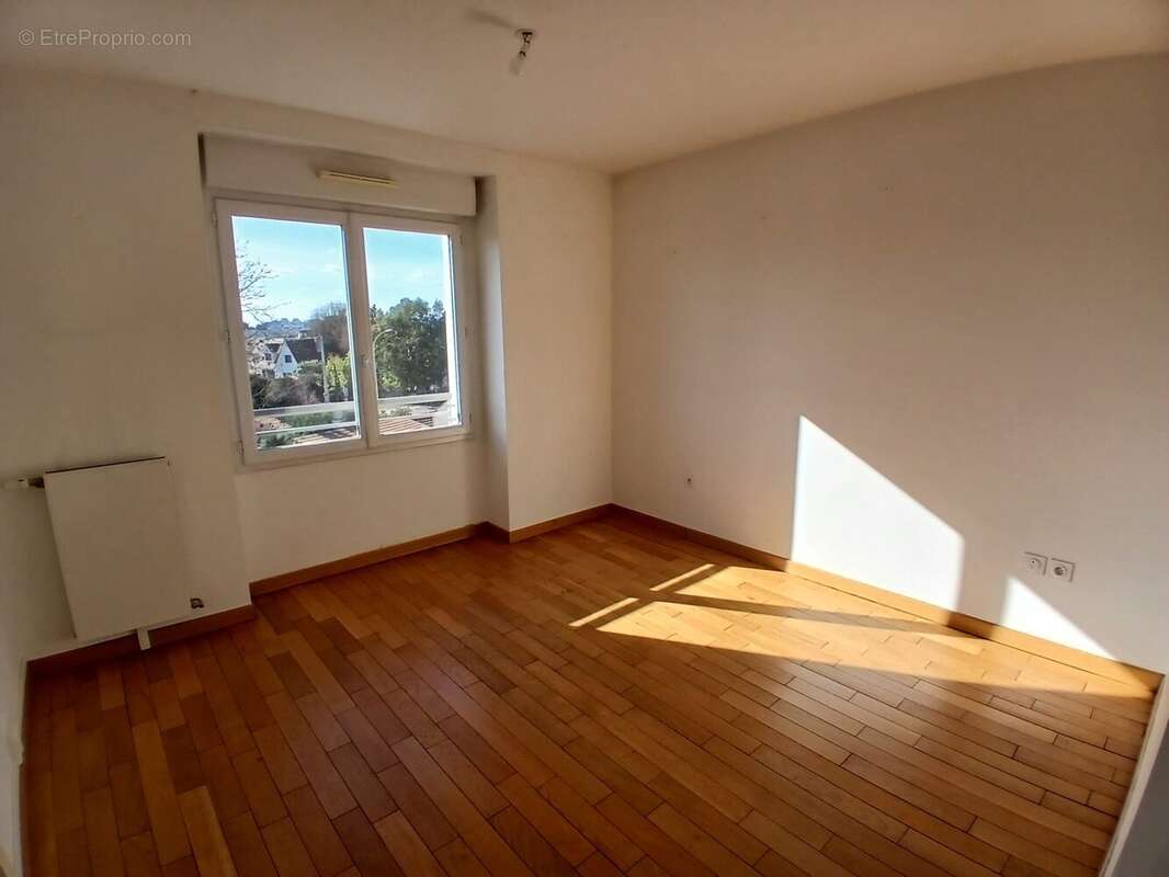 Appartement à SAINTE-GENEVIEVE-DES-BOIS