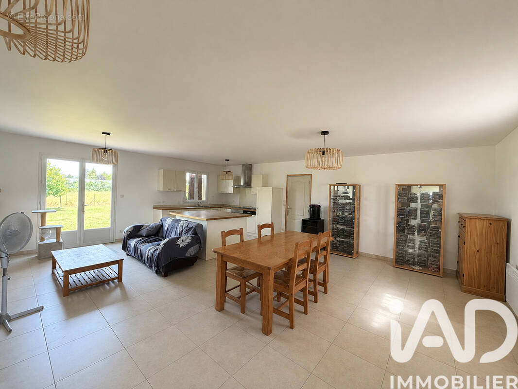Photo 1 - Maison à YVRE-LE-POLIN