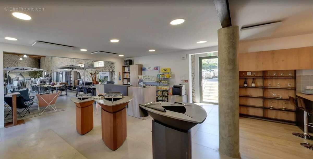 Commerce à COIGNIERES