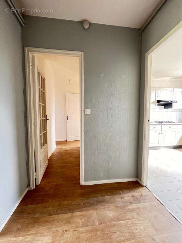 Appartement à COULAINES