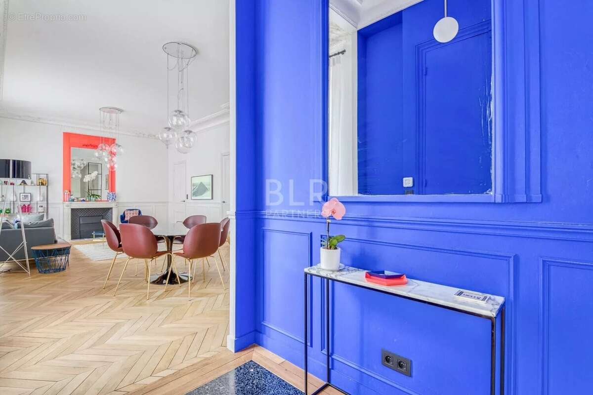 Appartement à NEUILLY-SUR-SEINE