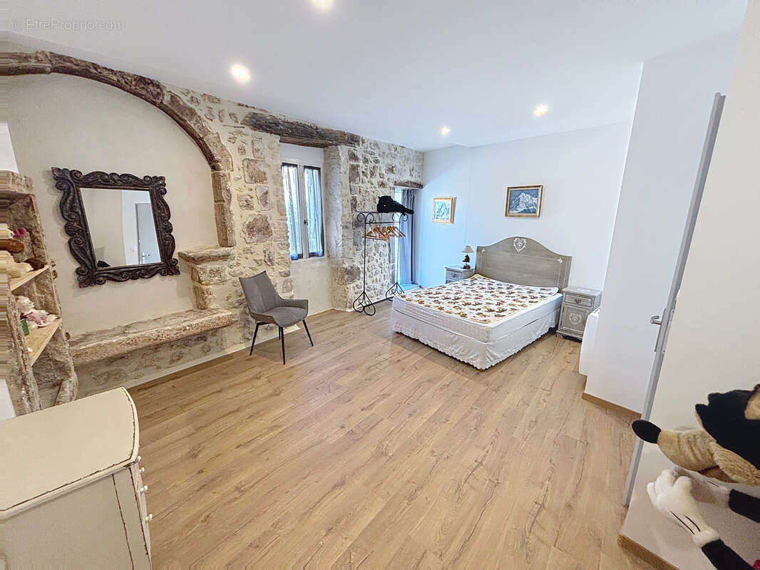 Maison à GRIGNAN