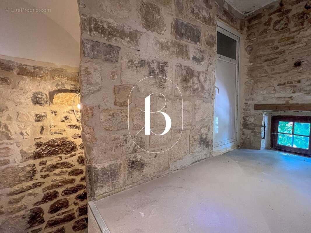 Maison à BARJAC