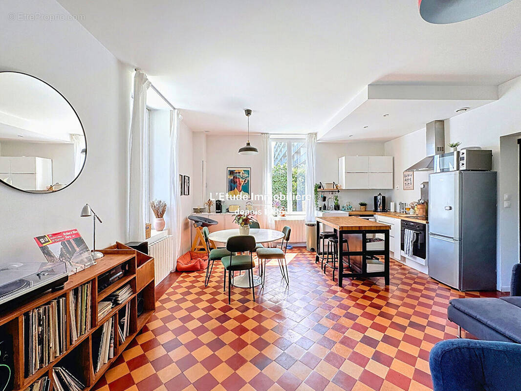 Appartement à NEUVILLE-SUR-SAONE