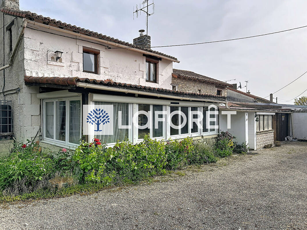 Maison à CHOUPPES