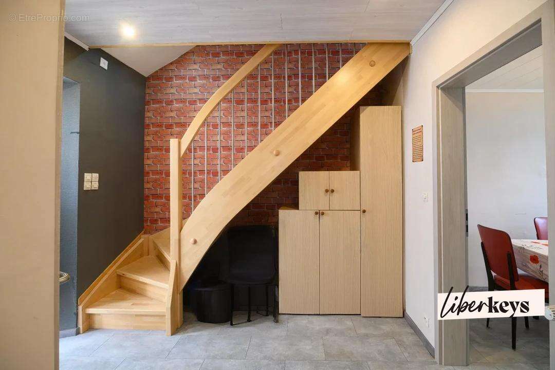 Appartement 95 m2 en duplex avec entrée indépendante et grande terrasse - photo 2