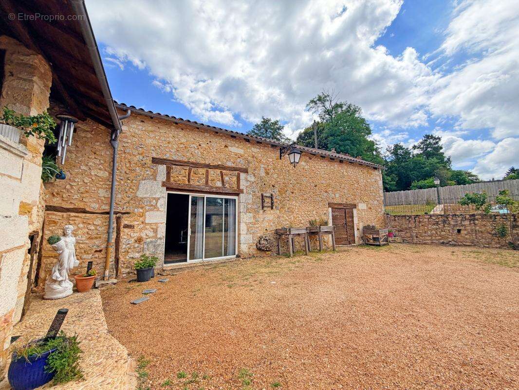 Maison avec gîte et piscine au calme - photo 22