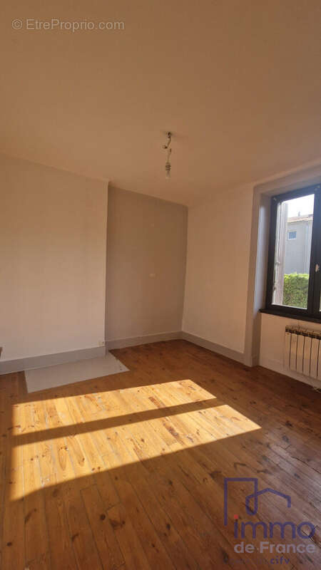 chbre 2 - Appartement à SAINT-ETIENNE