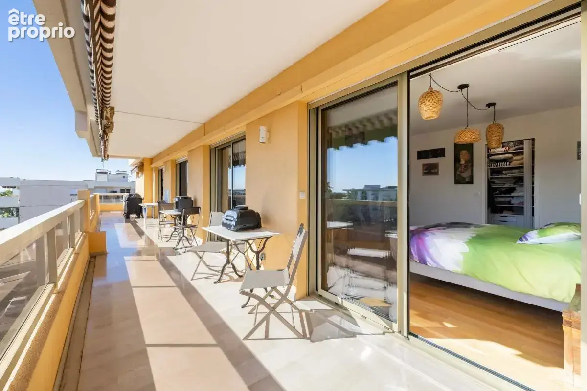 SAINT-LAURENT-DU-VAR Vespins 4P 99m² Dernier étage refait à neuf terrasse caves garage - photo 6