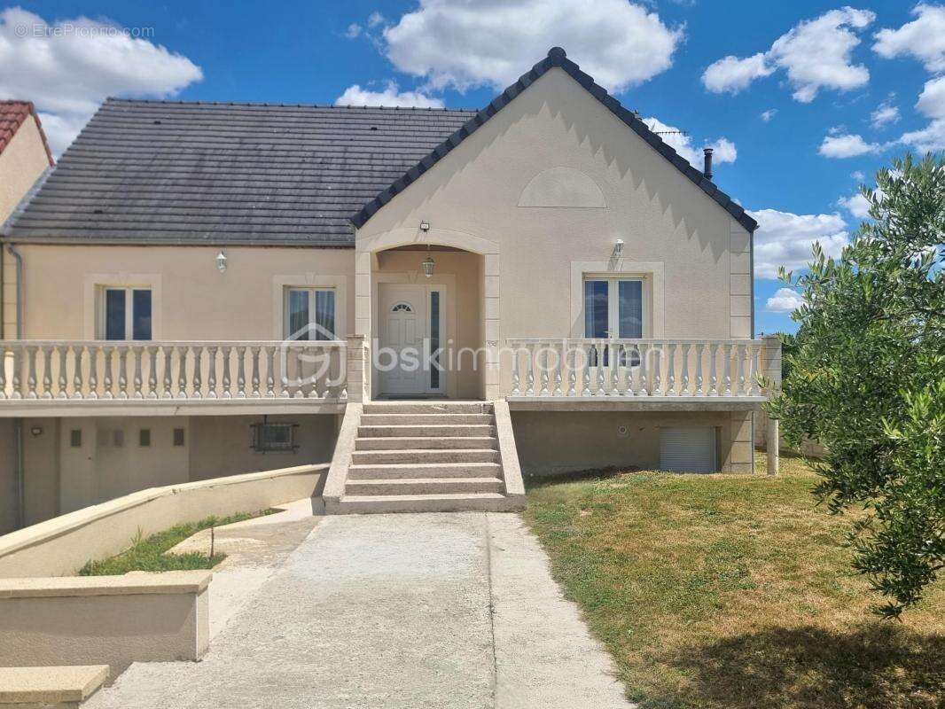 Maison à LONGUEVILLE