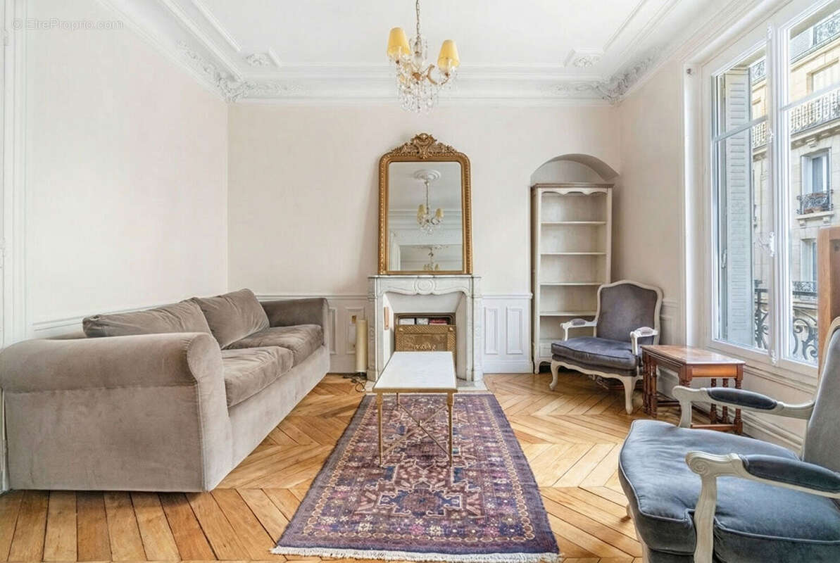 Appartement à PARIS-17E