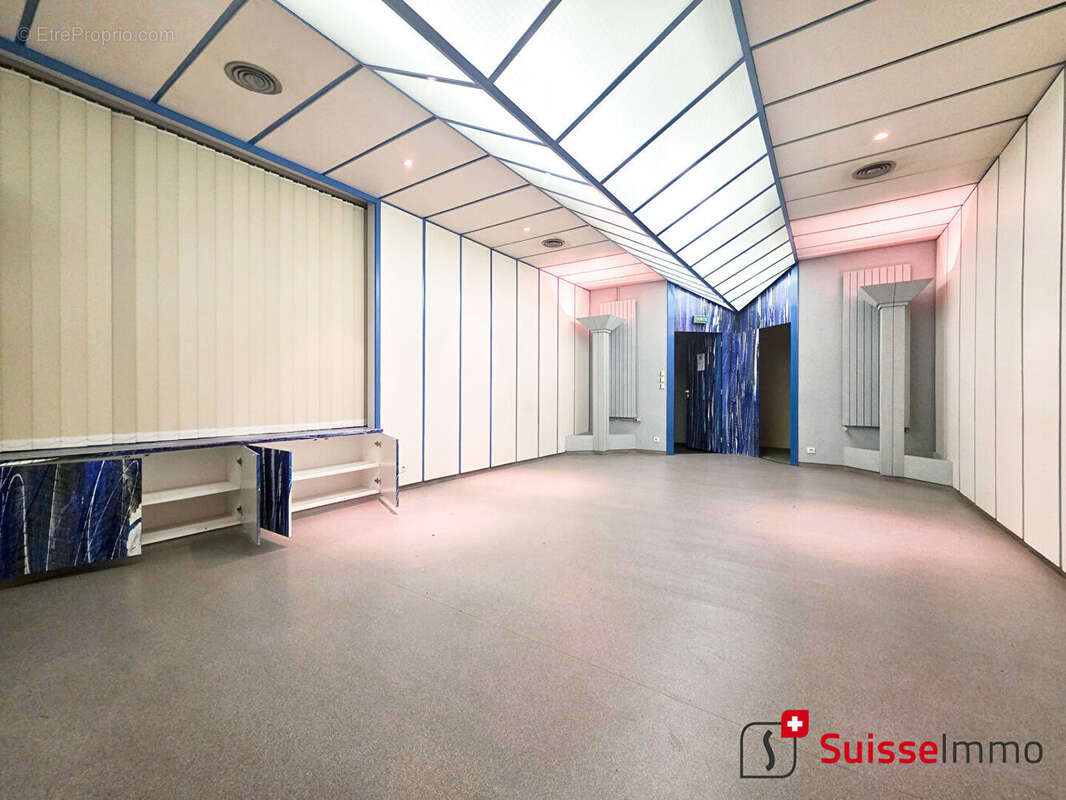 Commerce à PONT-DE-ROIDE