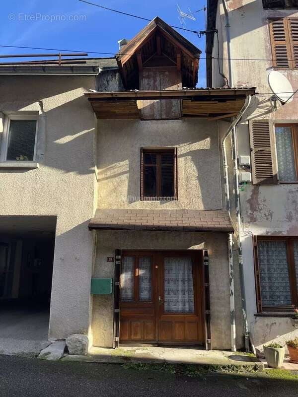 Maison à CHAMPAGNE-EN-VALROMEY