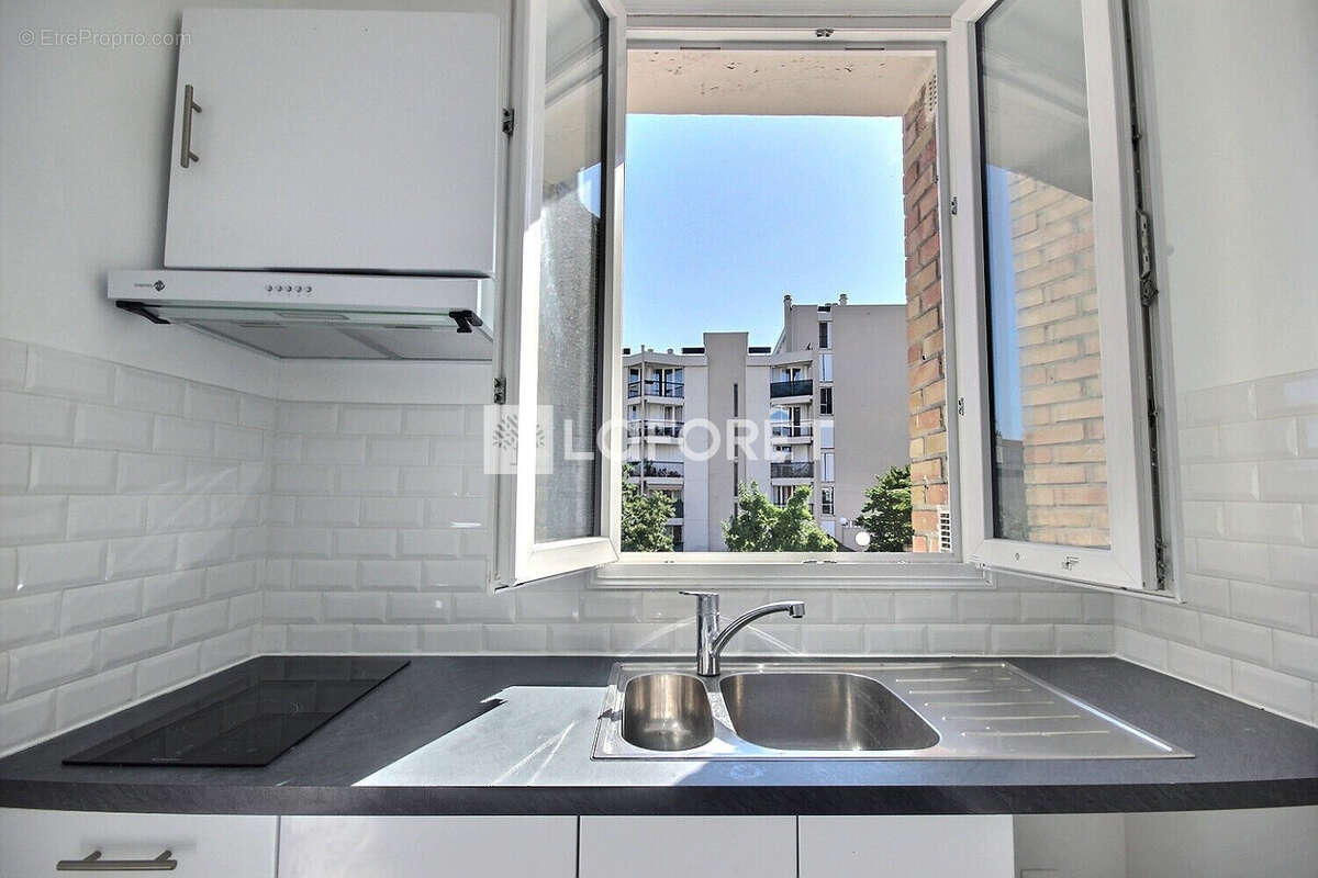 Appartement à COURBEVOIE