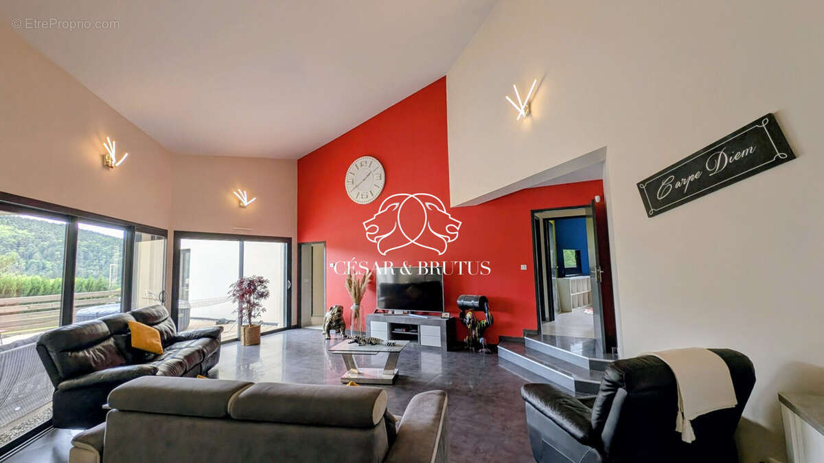 Maison 183 m² à Coubon  - photo 3