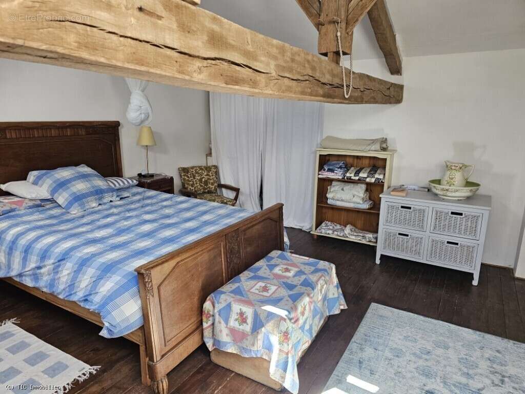 Maison à NANTEUIL-EN-VALLEE
