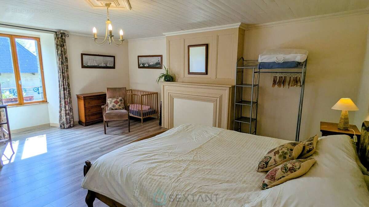 Grande maison en pierres de 265 m²  8 chambres  Fort potentiel d'accueil  Idéal gîte ou grande famille - photo 15