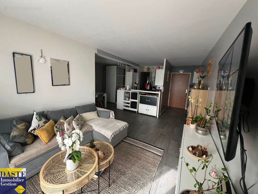 Appartement à PONTAULT-COMBAULT