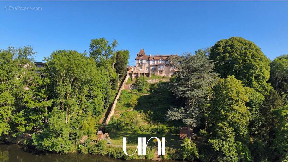 Maison à FLEURY-SUR-ORNE