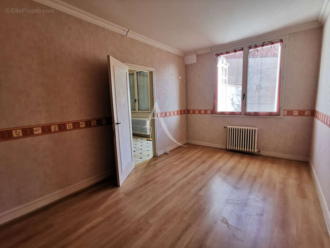 Maison à SAINT-CLAUDE-DE-DIRAY