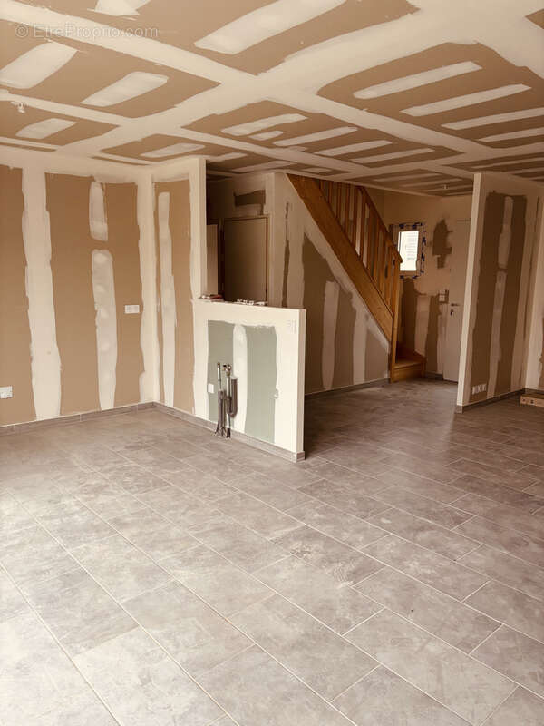 Maison à VAILLY-SUR-AISNE