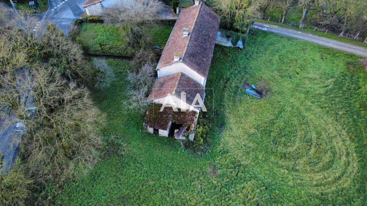 Maison à FONTENILLE