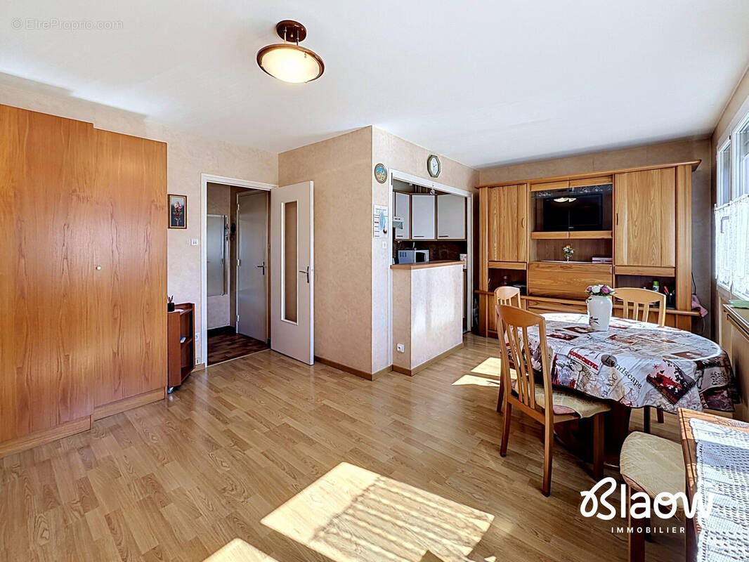 Appartement à MEYZIEU