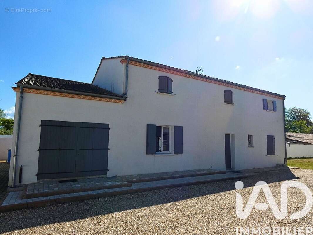 Photo 6 - Maison à TEUILLAC