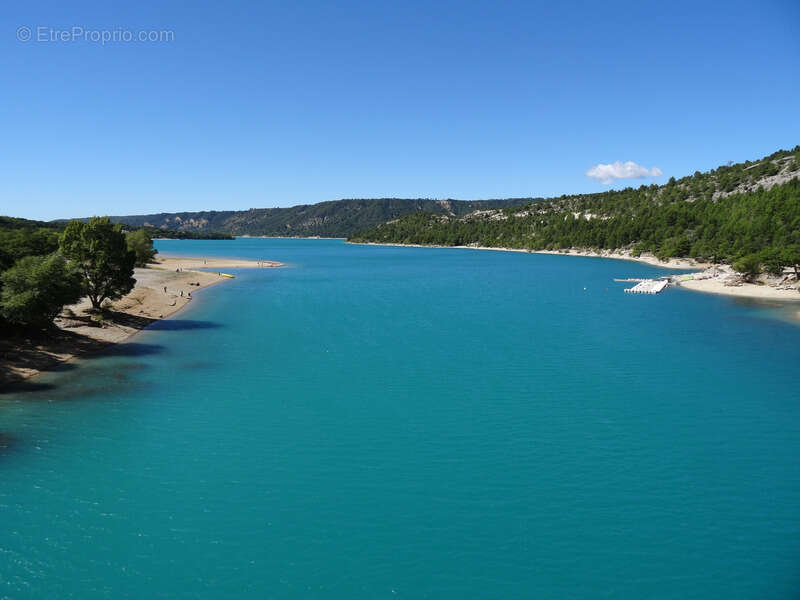 Commerce à MOUSTIERS-SAINTE-MARIE