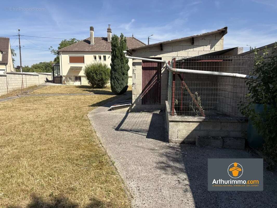 Maison 3 chambres - terrain 794 m2 - photo 11