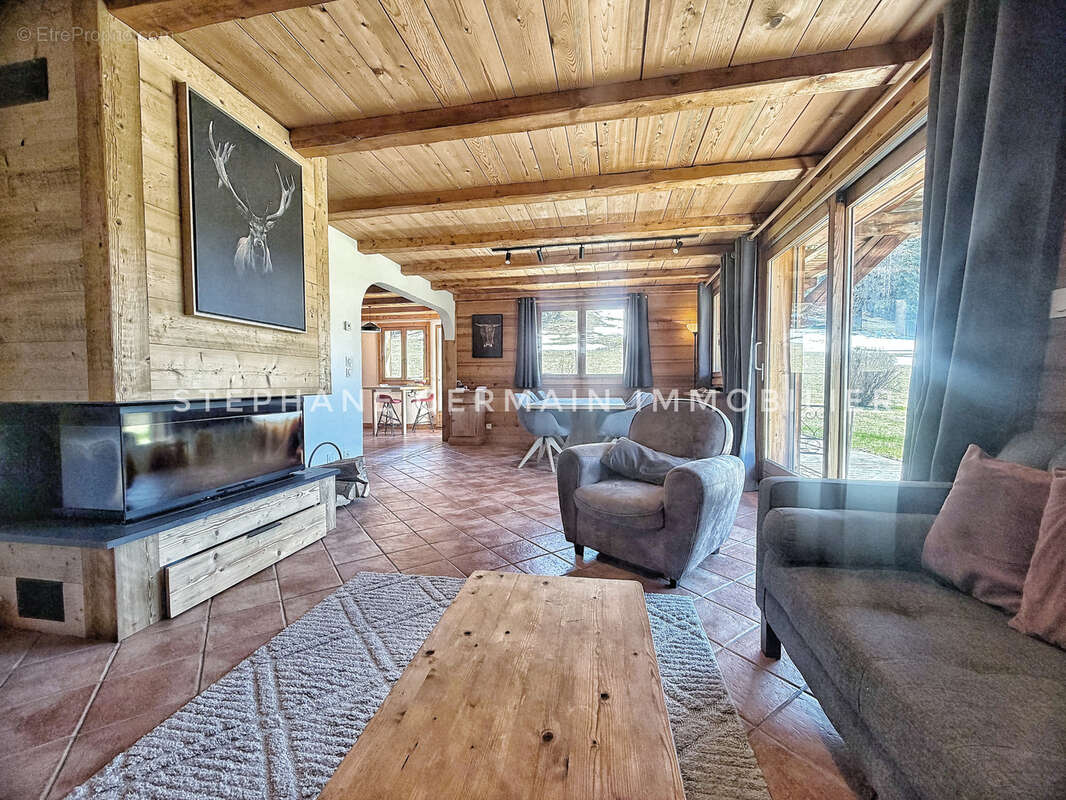 Maison à DEMI-QUARTIER