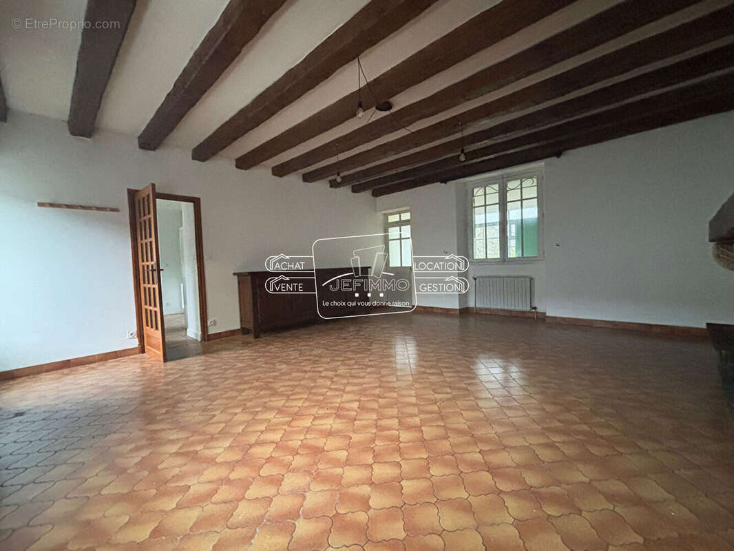 Maison à SAINT-JULIEN-DE-CONCELLES