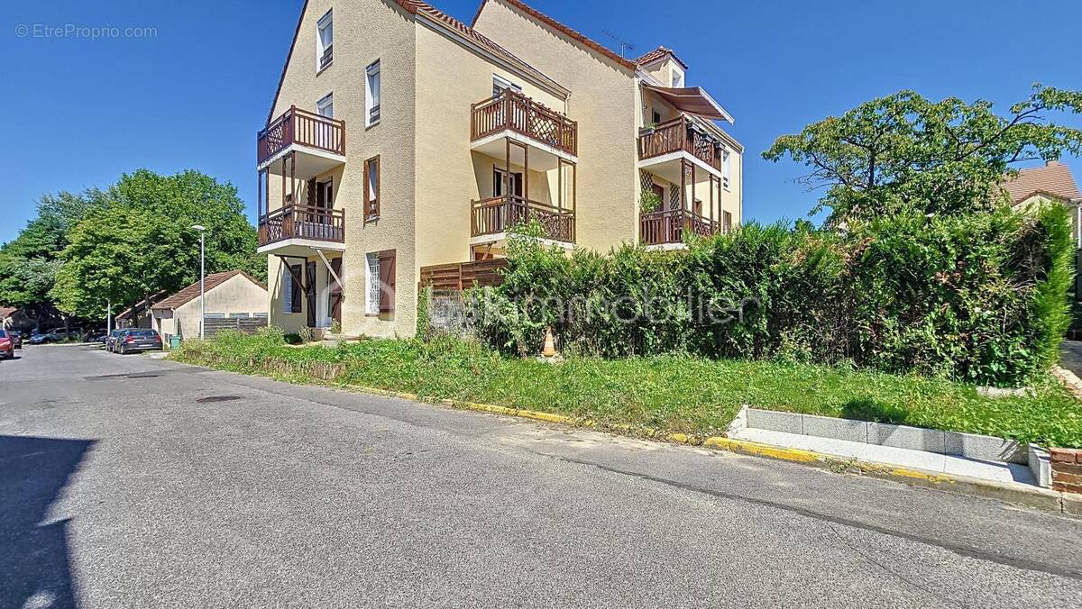 Appartement à EMERAINVILLE