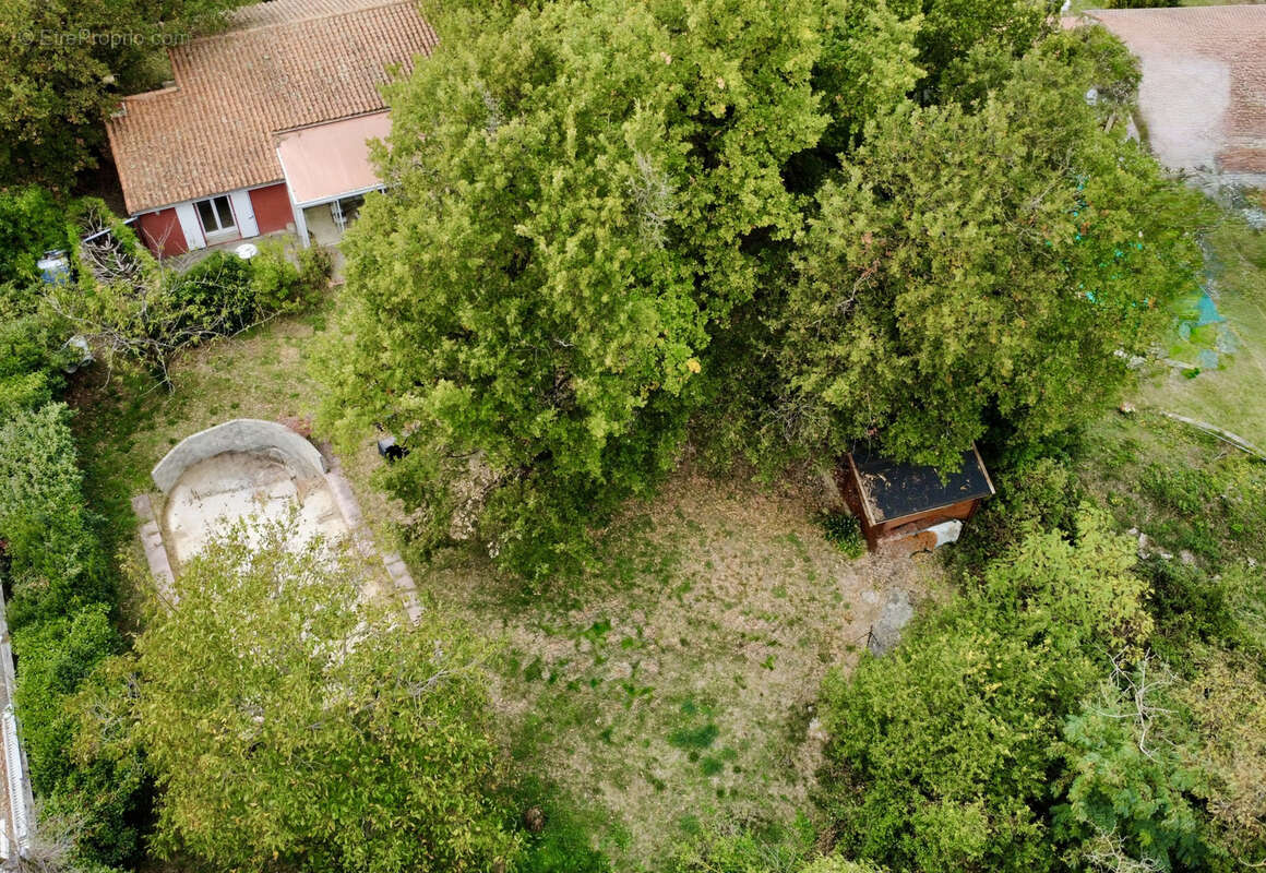 Maison à CHARMES-SUR-RHONE
