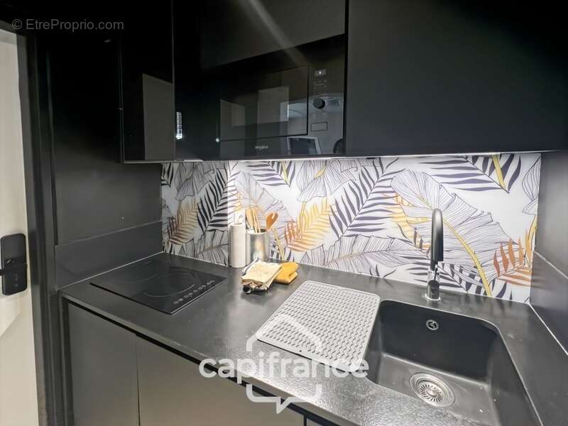 Commerce à LA LONDE-LES-MAURES