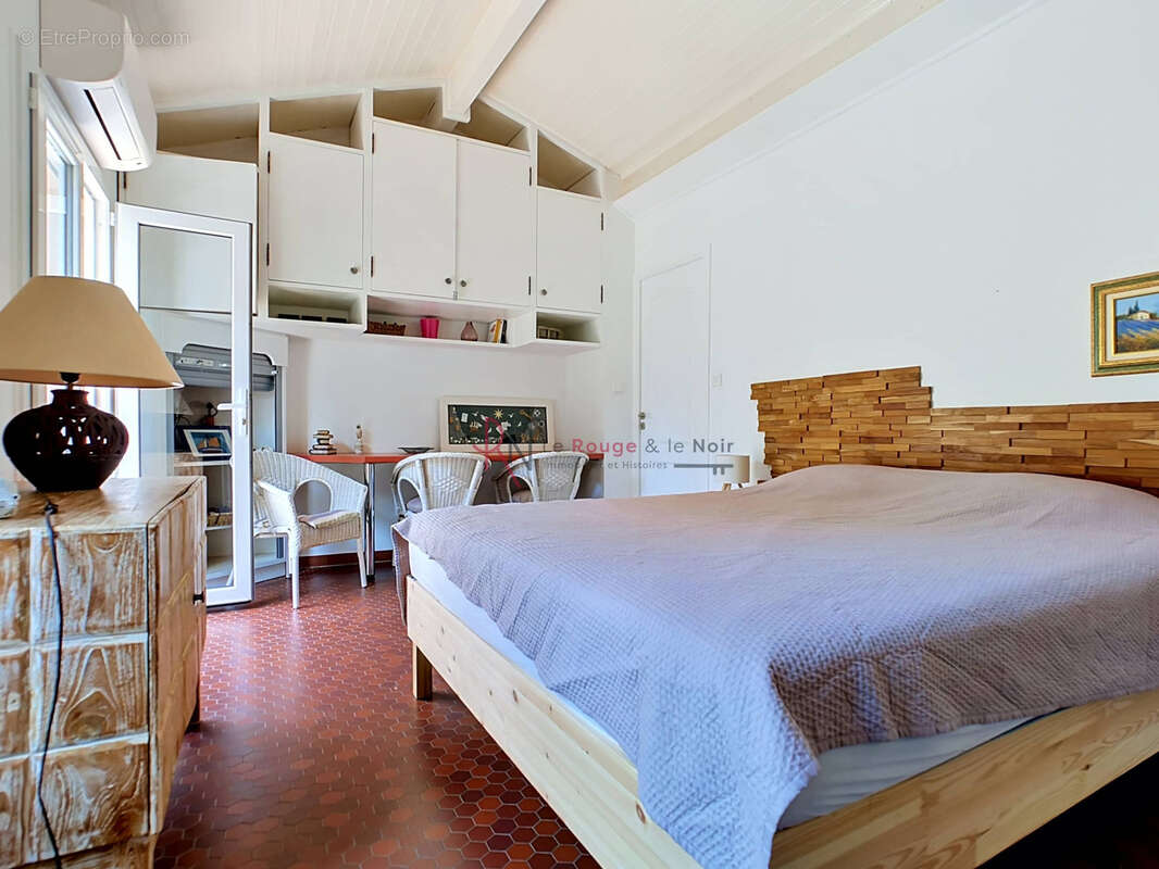Port de Hyères / La Capte - Duplex de 50m2 en dernier étage - photo 6