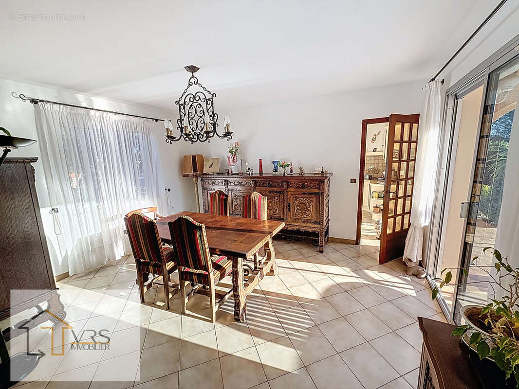 Maison à SAINT-ESTEVE