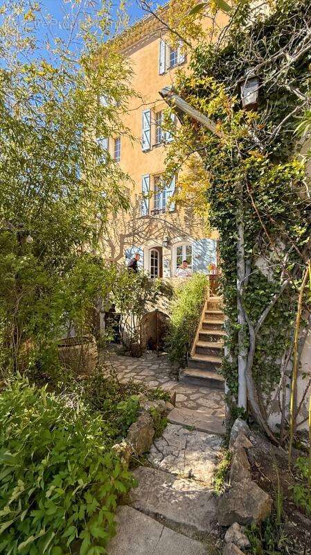 Maison à TAVERNES